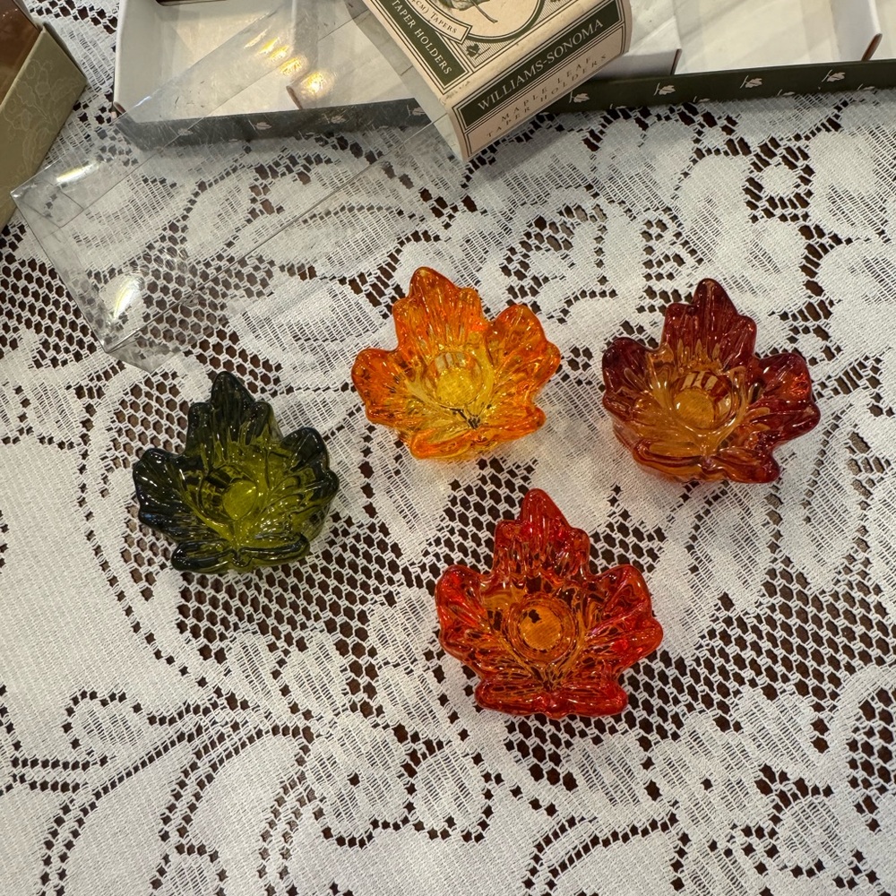 Williams Sonoma Maple Leaf Mini Taper Candle Holders – Set of 4 – NWT 🍁
